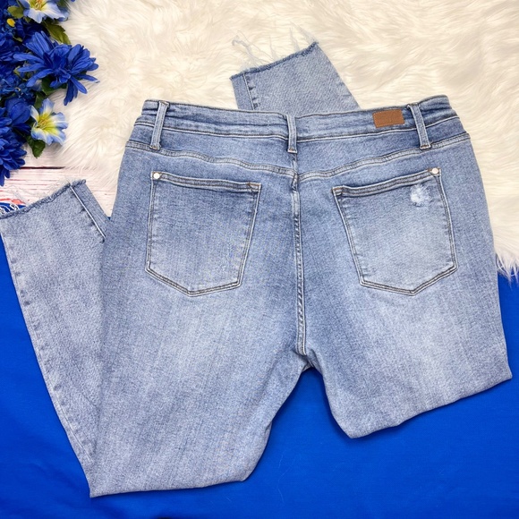 👖|•JUDY BLUE•| Skinny Fit Distressed Plus Size Jeans Size 20W👖 - Picture 2 of 8